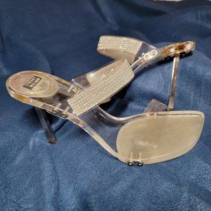 Stuart Weitzman ladies heels size 7 1/2 B